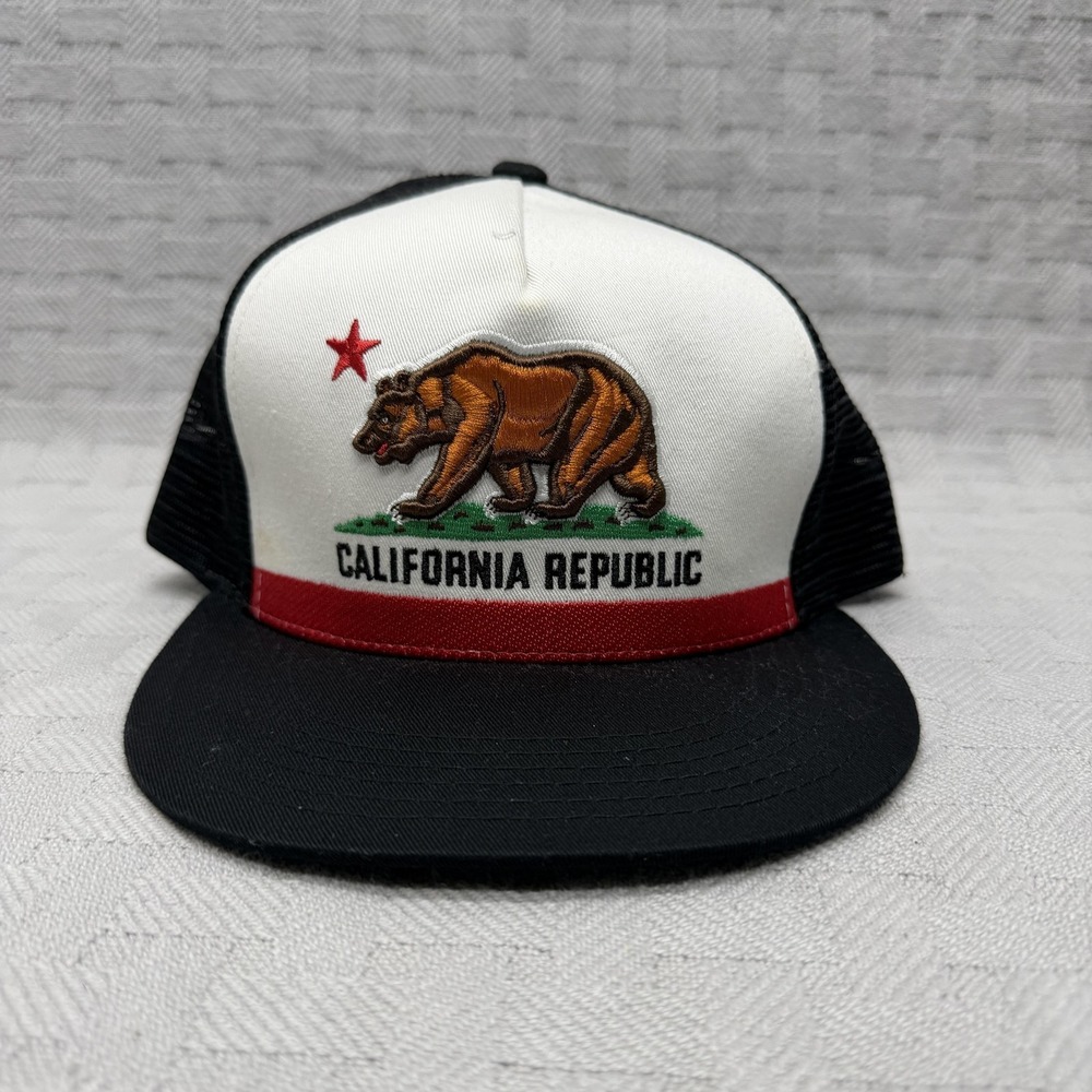 CUGLOG Hat‎ Cap Trucker Snap Back Mens One Size Black California Republic Bear